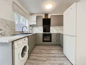 Kitchen Diner- click for photo gallery